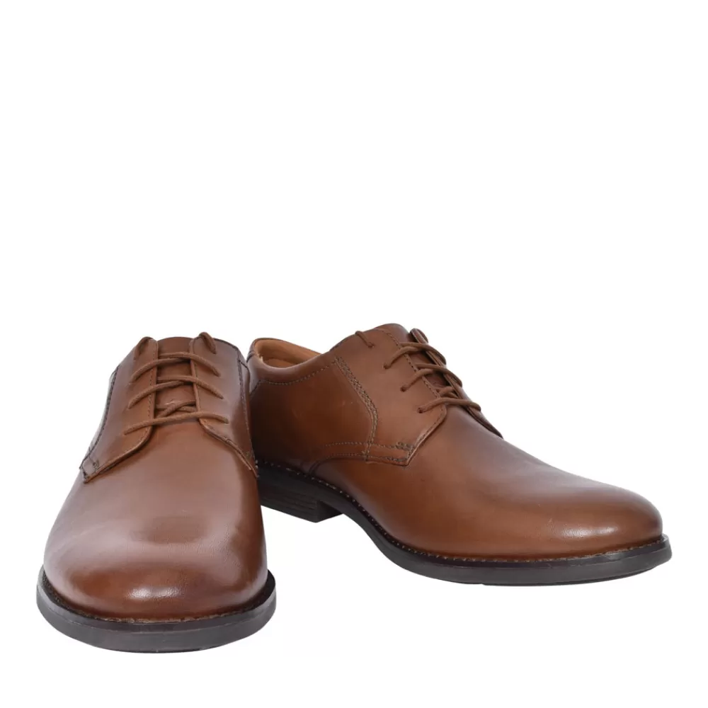 Mens CLARKS Becken Lace Leather H Fit Laced Shoe For Men In Tan