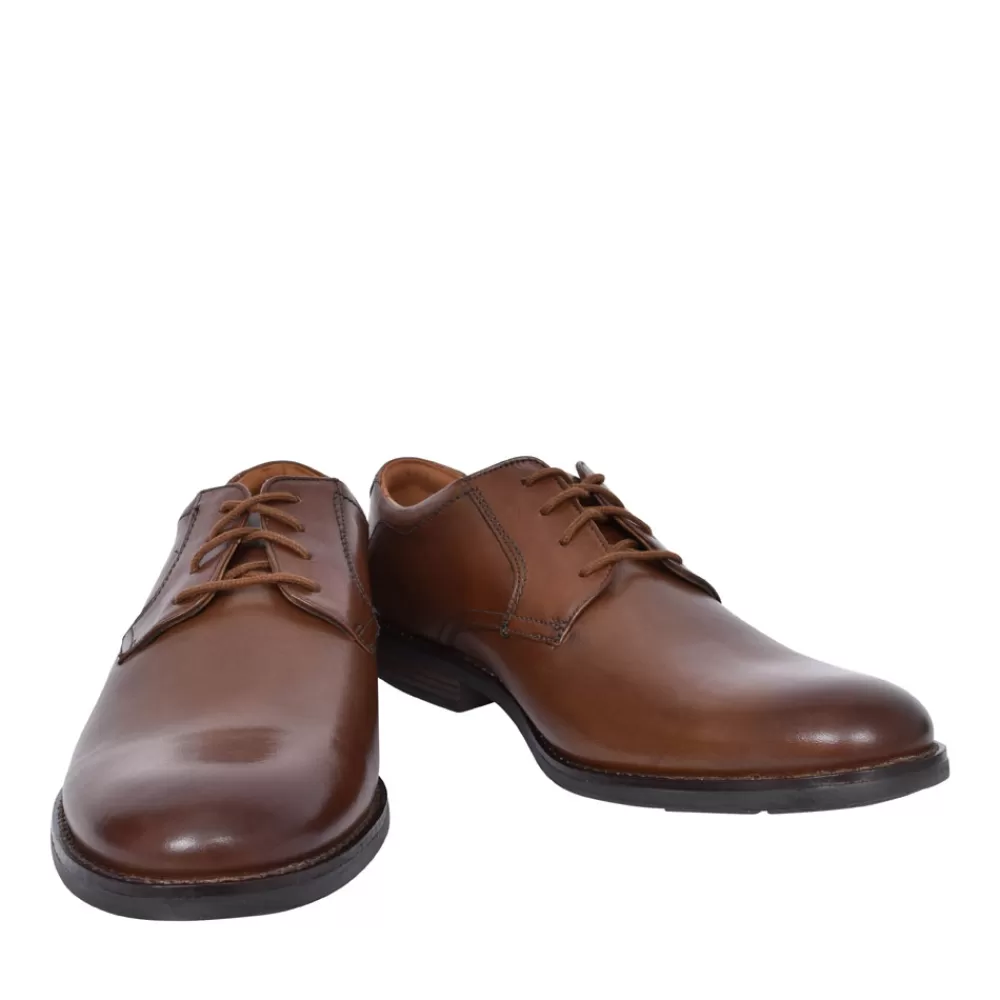 Mens CLARKS Becken Lace Leather H Fit Laced Shoe For Men In Tan