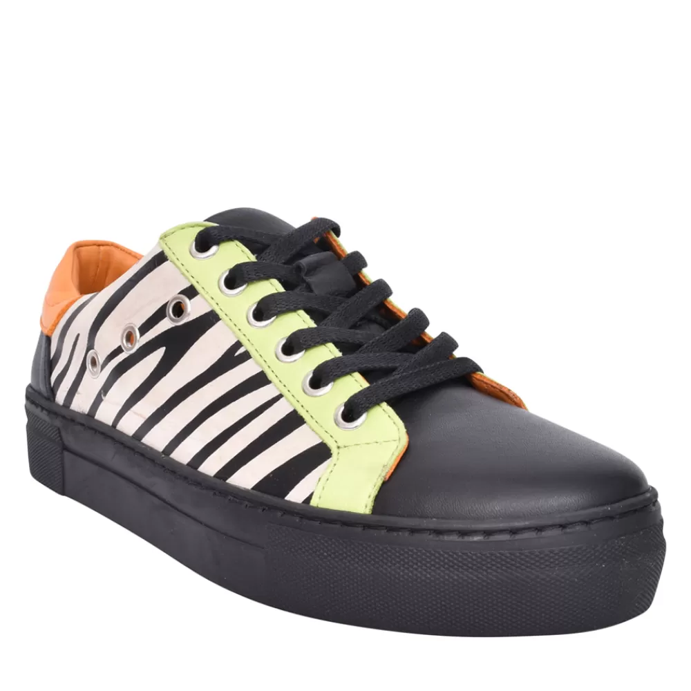 Ladies ADESSO Ladies Jax A7151 Laced Trainer In Black Multi